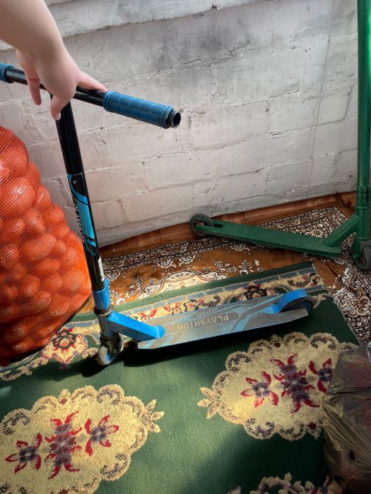 Продам самокат почти новый 2 шт