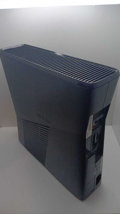 Consola XBOX 360 S 4GB - SN 465503511605 (010)