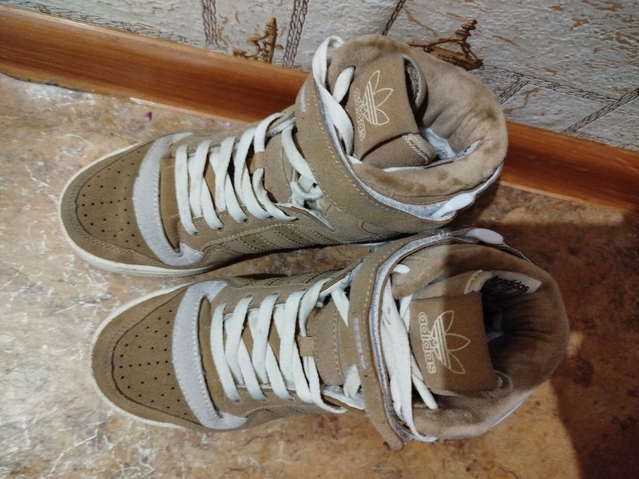 Продам кроссовки зимние