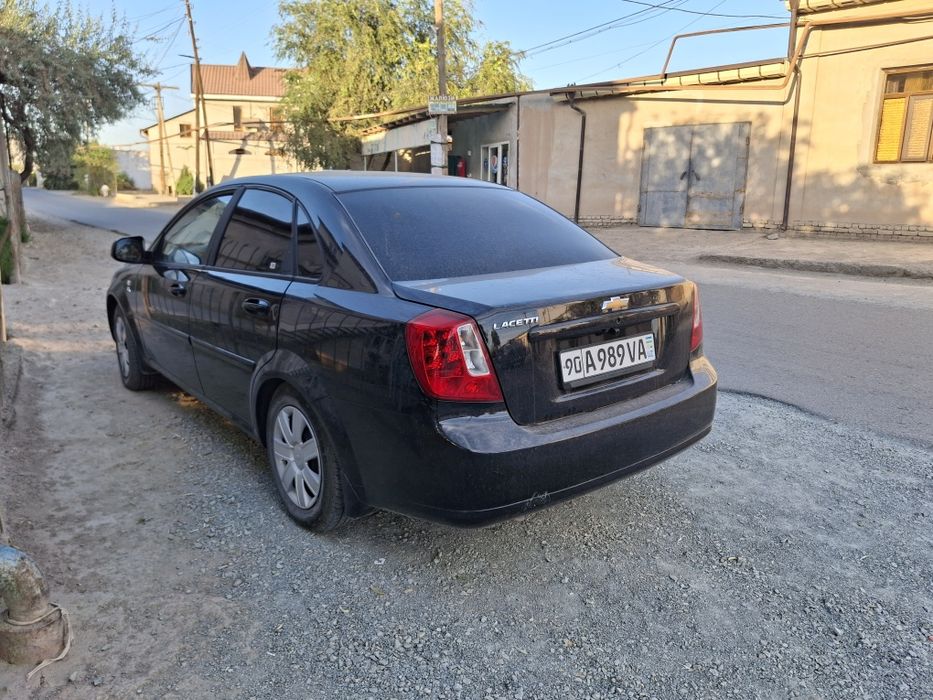 Gentra Avtomat sotiladi