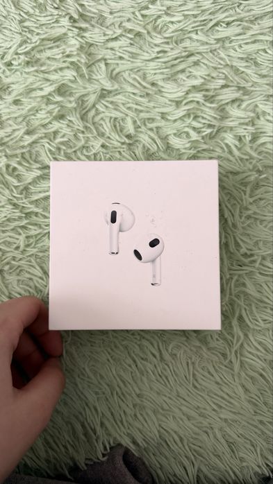 Apple AirPods (оригинал)