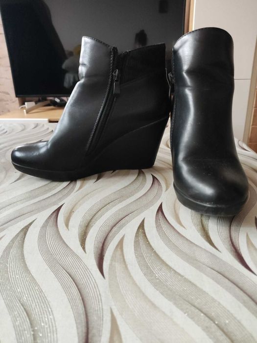 Продавам Дамски боти 38 номер