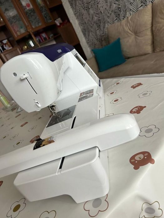 Швейно-Вышивальная машинка