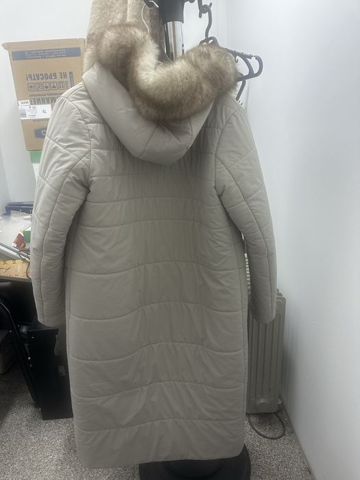 Продам пуховик Avrora