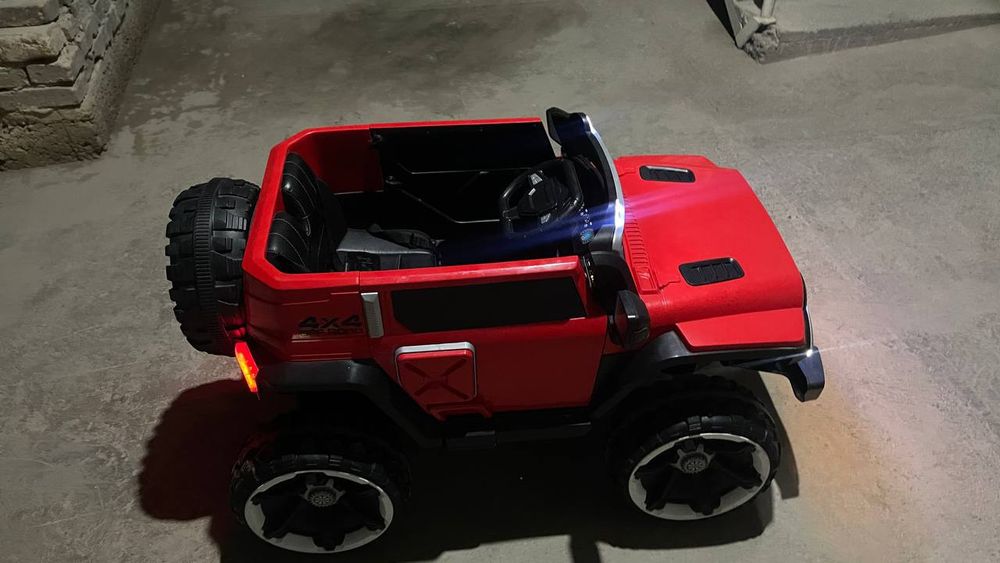 Детская электромобиль