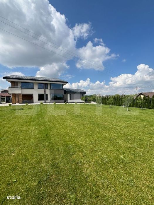 Vila cu Pompa de Caldura, 220 mp, zona Metro - Suceava