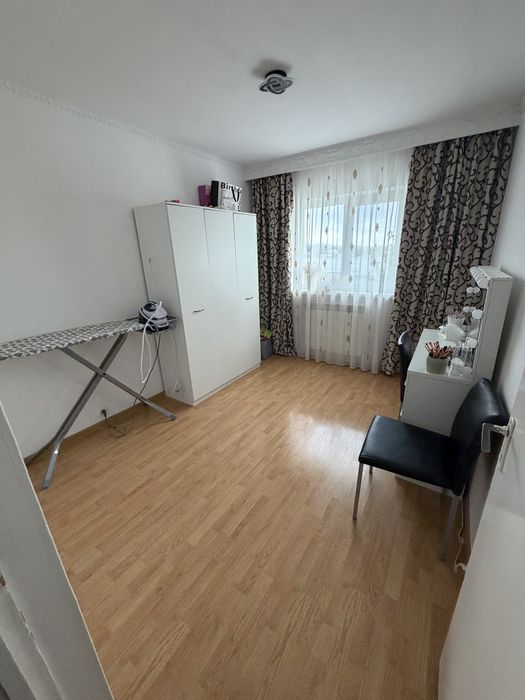 Apartament cu 3 camere