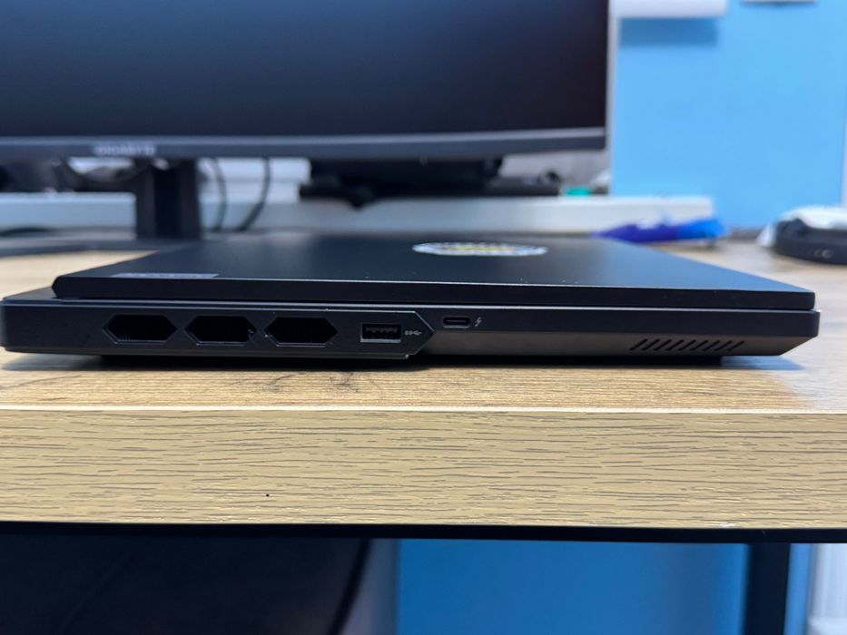 Lenovo 16" Legion Pro 7i Gaming Laptop - 32GB/3TB RTX 4080 i9 14900HX