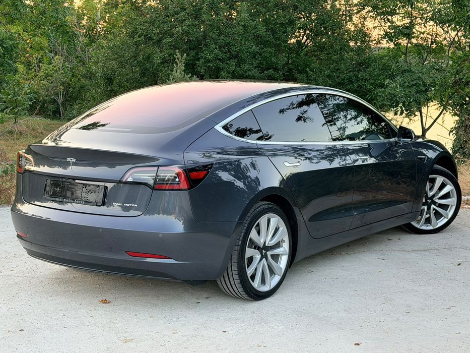 Tesla Model 3 Long Range