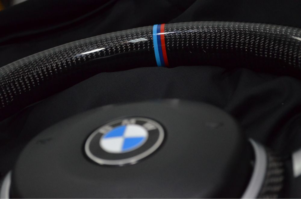 Volan BMW Carbon F10/F30/F01/F15/F16/F32/F25/F36/F20 etc Montaj Inclus