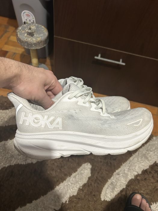Vand adidasi Hoka marime 44