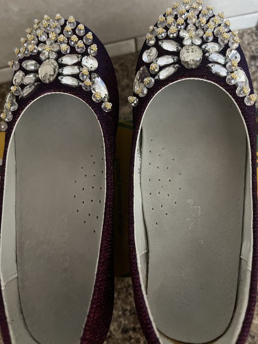 Продам туфли для девочки