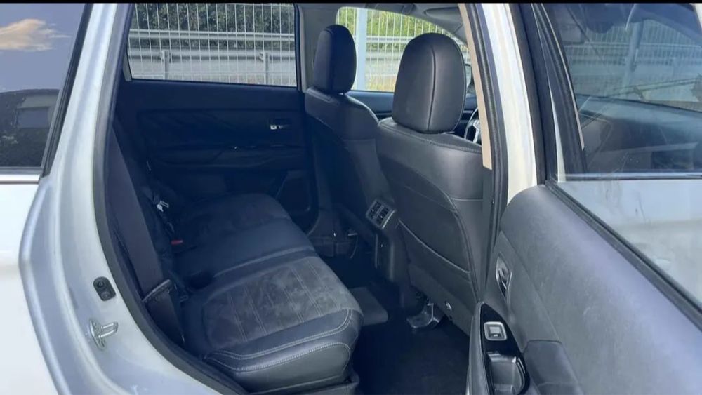 Mitsubishi Outlander PHEV, хибрид 2.4, 236 к.с.