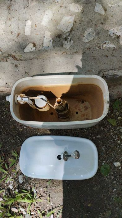 Продам бачок от унитаза б/у