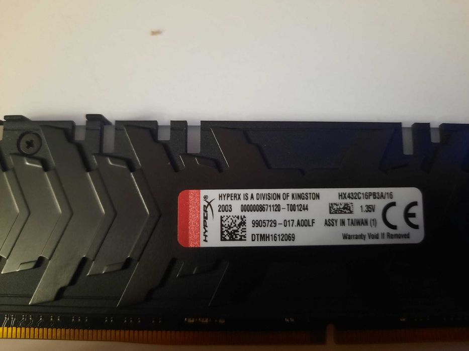 Продам Оперативную Память Kingston HyperX Predator ДДр 4