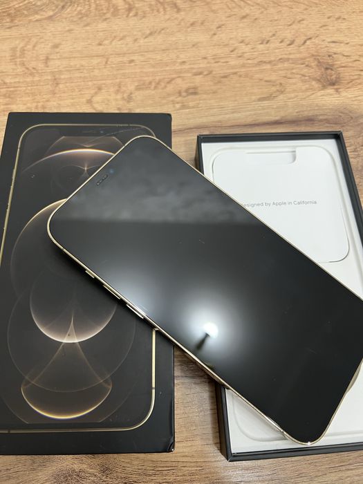 Айфон 12 про макс в отличном состоянии