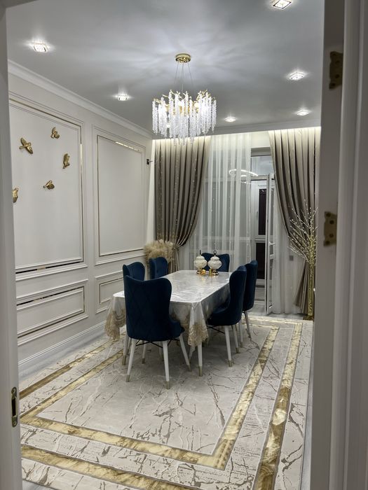 Продам стол стульями