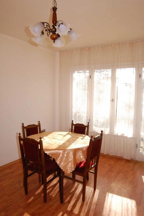 Дава се под наем Двустаен апартамент в Варна, Цветен квартал - 61 кв.м за 358 € - Снимка #3