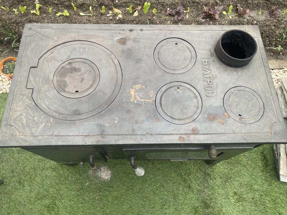 Готварска печка на дърва