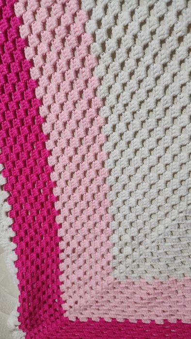 Покривка плетена на една кука 110 х 110 см