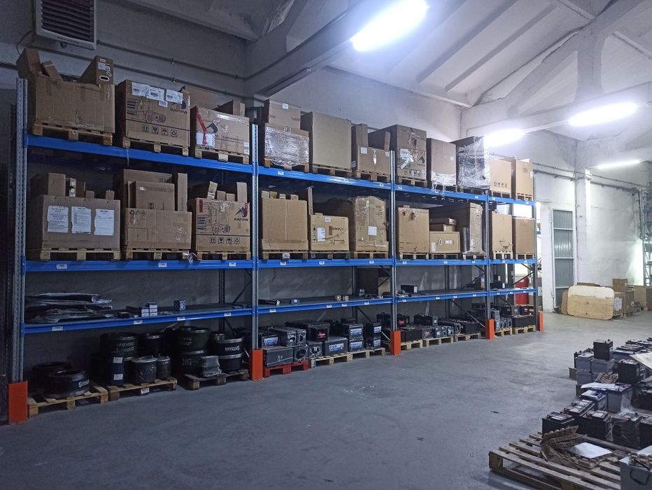 Продам стелажи 3х видов