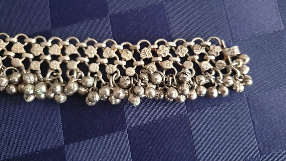 Огърлица от самороден Балтийски кехлибар. и Поср.гривни за глезен