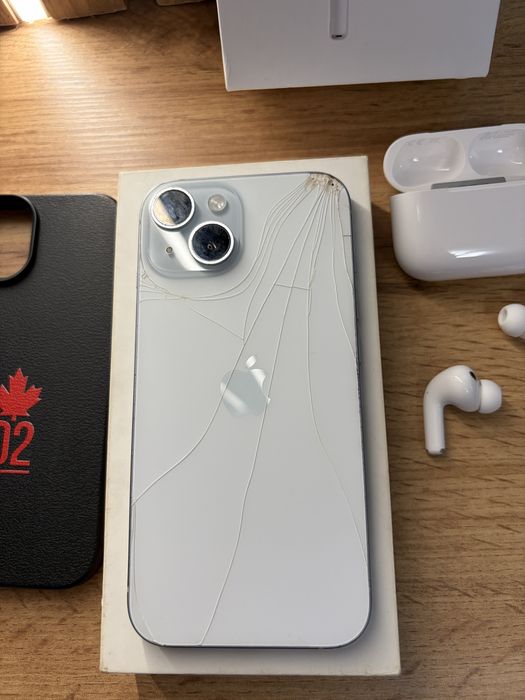 IPhone 15 fullbox + Airpods Pro 3