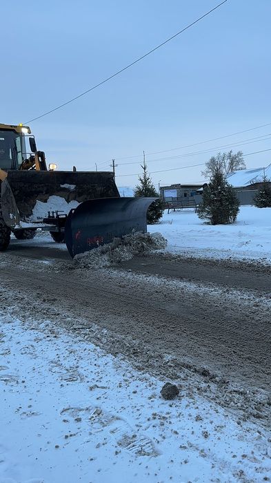 Уборка снега  погрузчик