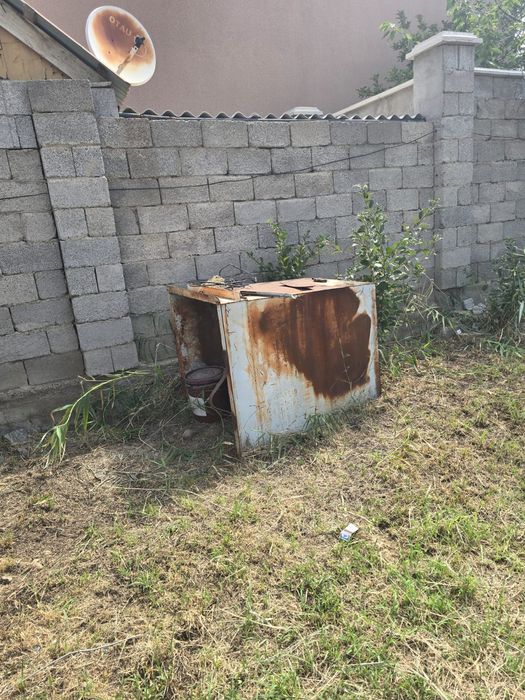 Металлическая урна