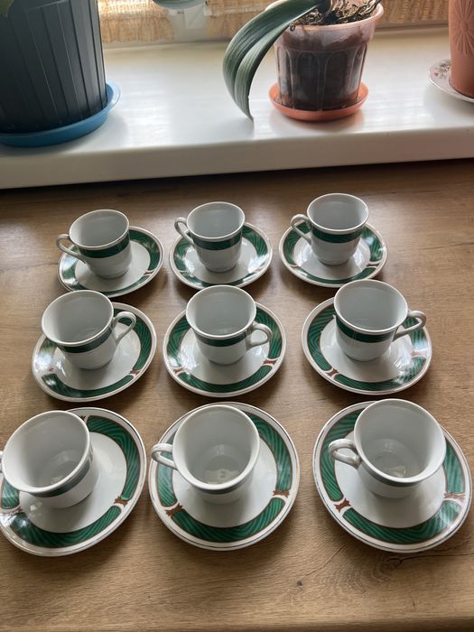 Чашки с блюдцами