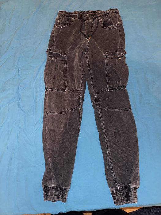 Sinsay номерация 30 1% еластам 18% полиестер 81% памук