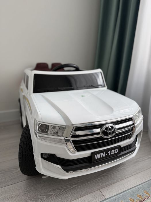 Детский электромобиль