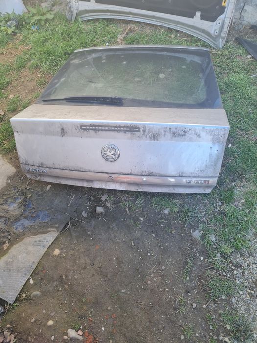 Vând uși spate stânga, dreapta haion,geamuri fixe Opel Vectra C 1.9