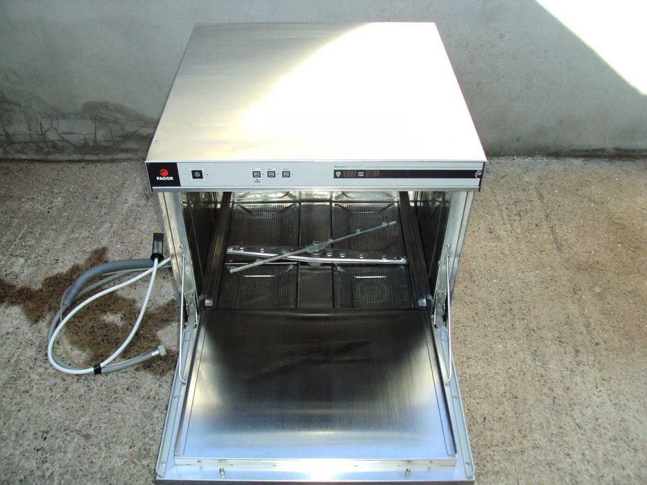 Професионална , испанска съдомиялна машина FAGOR - трифазна