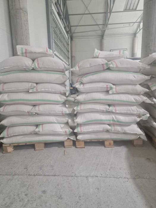 Șrot Soia 46%, Șrot Floarea Soarelui 35%, Tărate de grâu