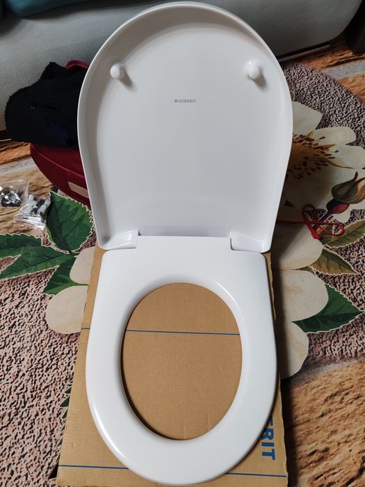 Сиденье на унитаз Geberit