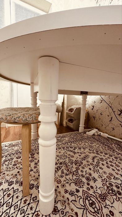 Стол обеденный белый 150х150