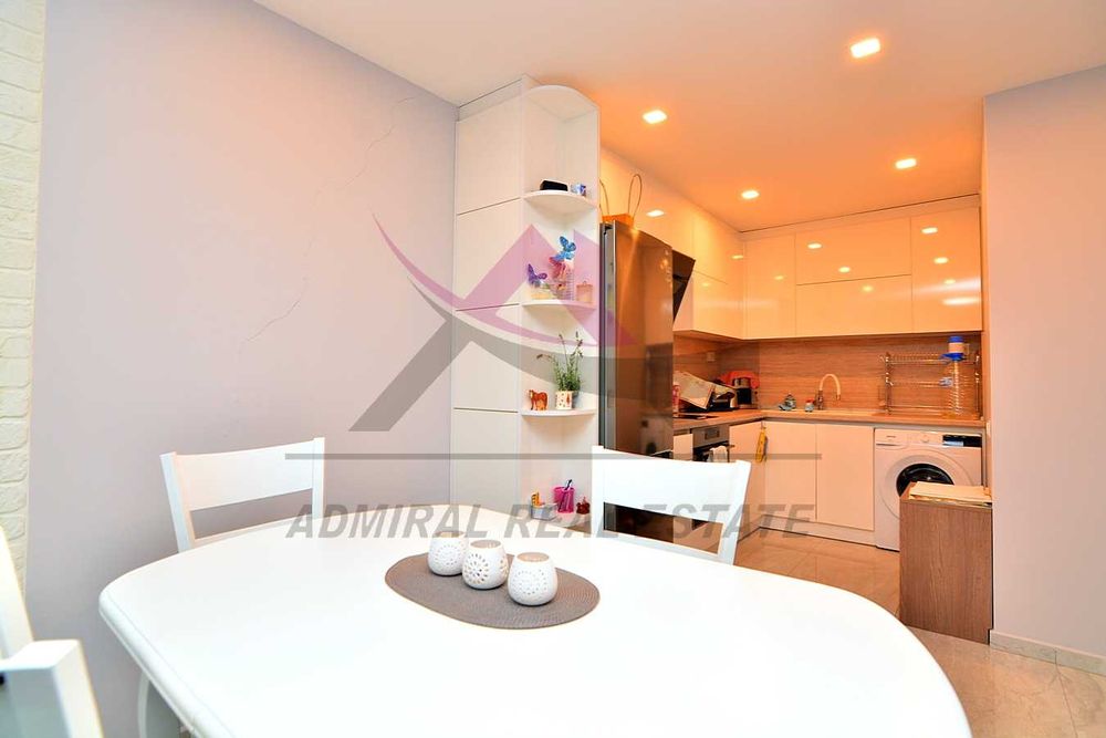 Продава се Двустаен апартамент в Варна, Бриз - 76 кв.м за 3093 €/кв.м - Снимка #1