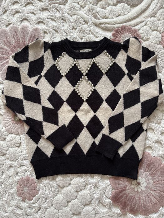 Pulover cu umeri dimensionati!