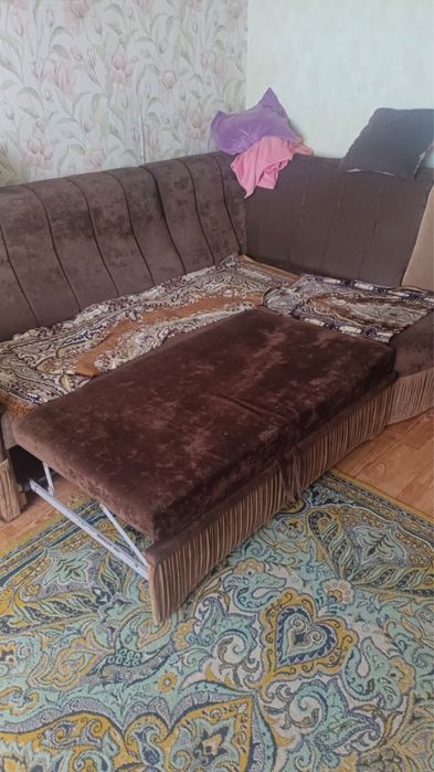 диван вместе с креслом