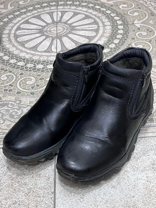 Мужские кожаные зимние ботинки 39р.