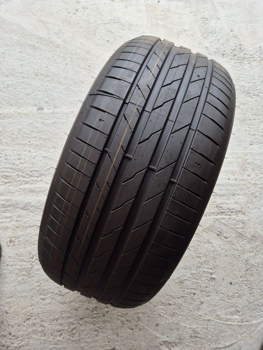 O bucată 255/40 R20 vară - una Michelin Hankook