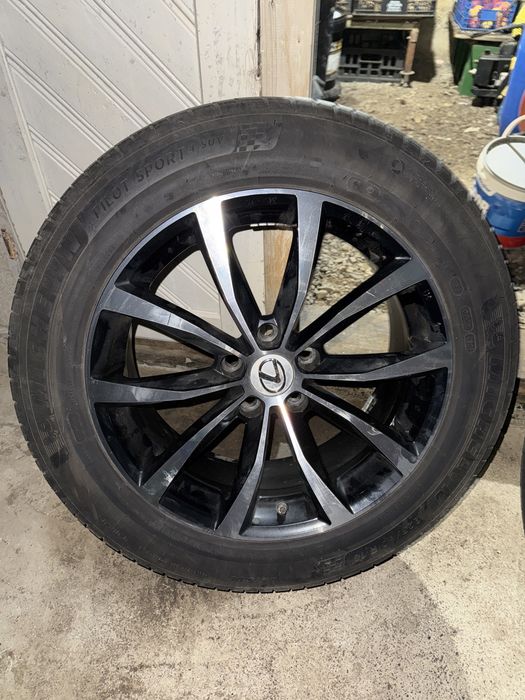 Jante aliaj originale Lexus cu anvelope Michelin