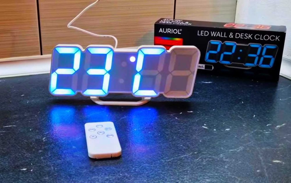 Ceas cu LED, 3D, urias, cu telecomanda, pentru perete sau birou, arata si temperatura; multiple culori si jocuri lumini; nou, sigilat, din Germania