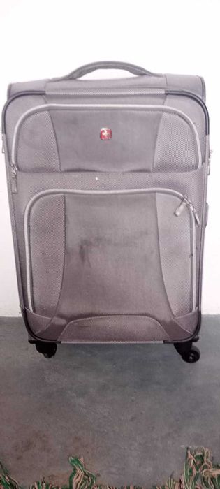 Лек Куфар Швейцарски 44/30/70 Предложете цена!