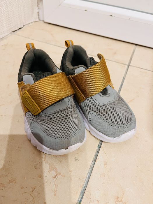 Продам ботинки детские