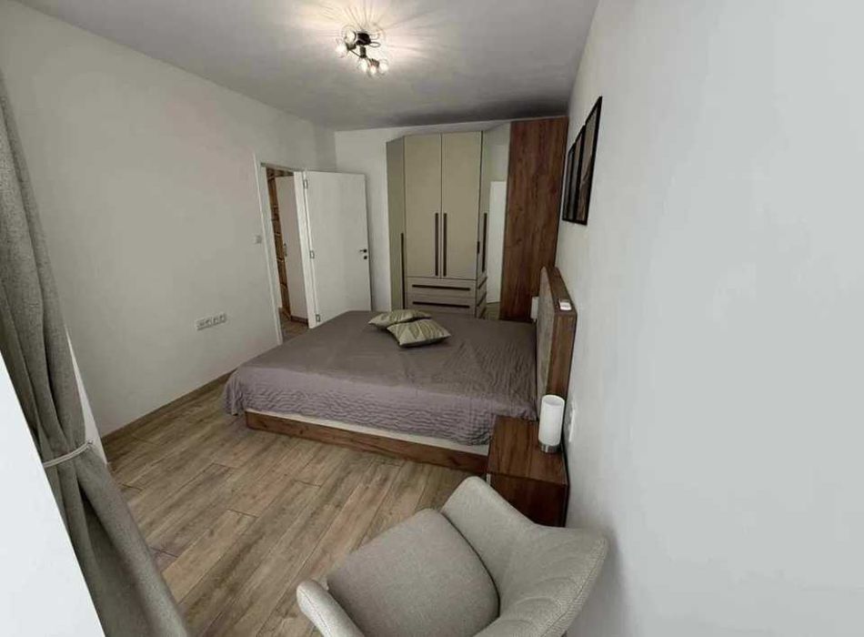 Дава се под наем Двустаен апартамент в Пловдив, Център - 75 кв.м за 470 € - Снимка #3