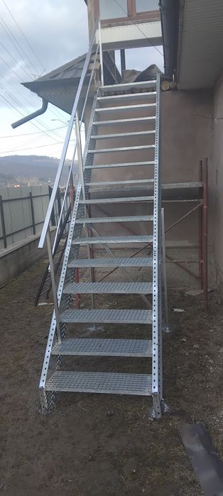 Scara zincate la comanda în toată tara oferim și montaj