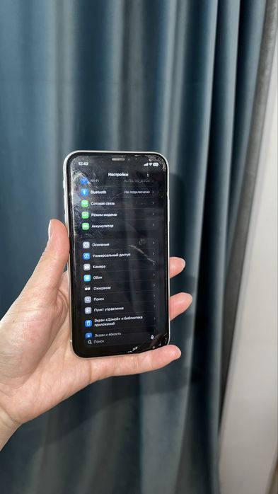 продам iPhone 11