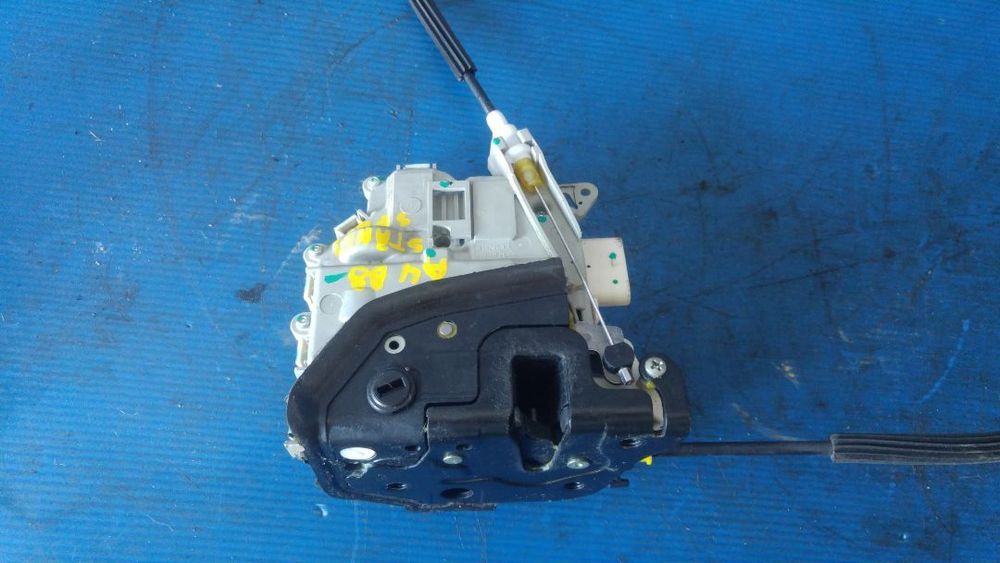 broasca incuietoare usa stanga spate audi a4 b8 8k0839015c